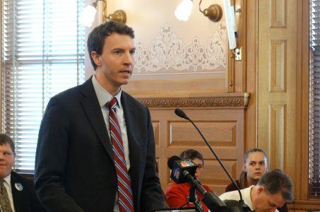 Kansas sports betting bill debated by MBA’s Bryan Seeley