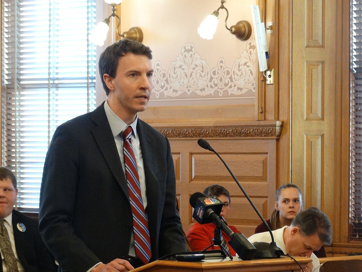 Kansas sports betting bill debated by MBA’s Bryan Seeley