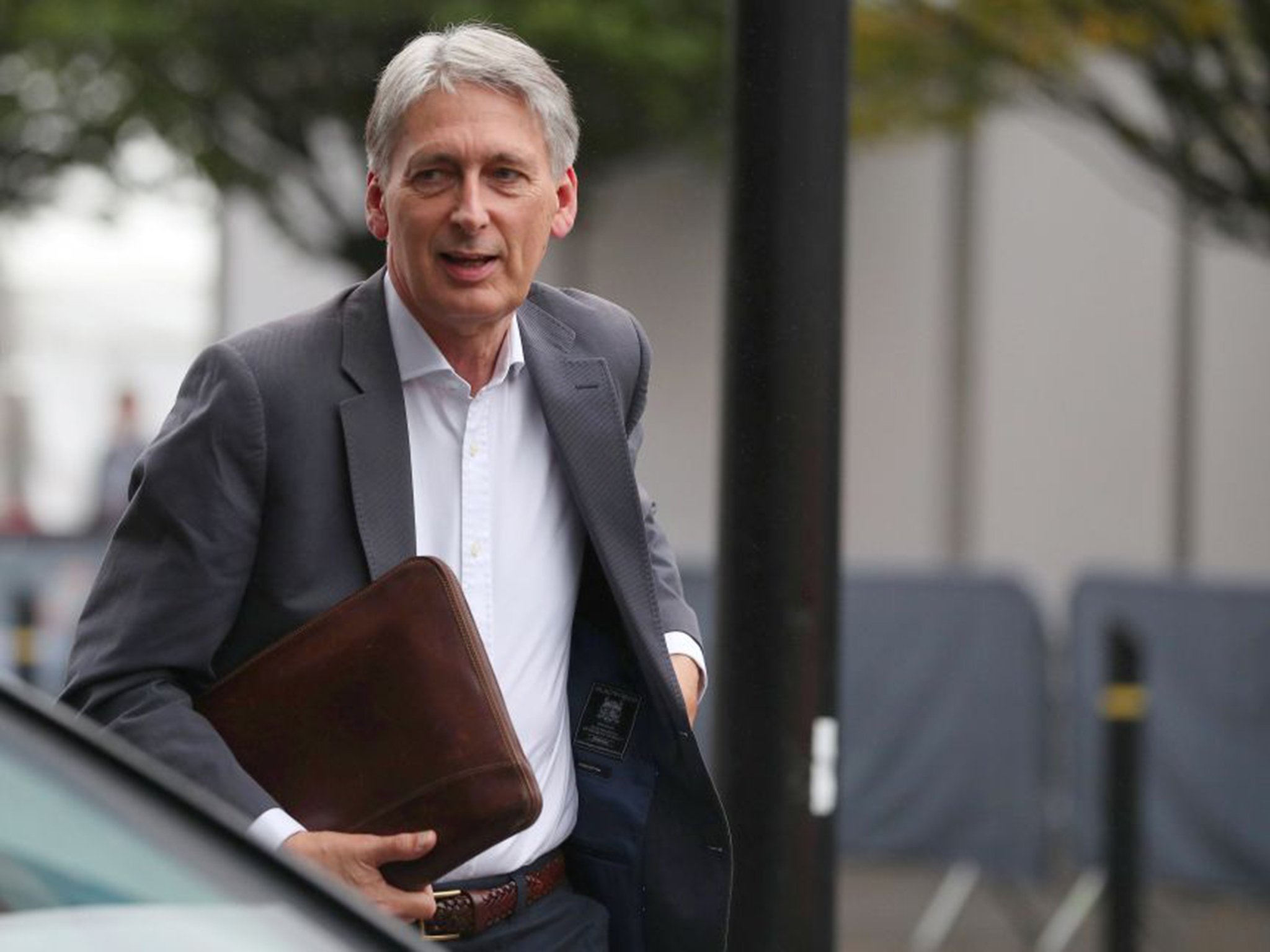 Philip Hammond supports FOBT crackdown on betting industry