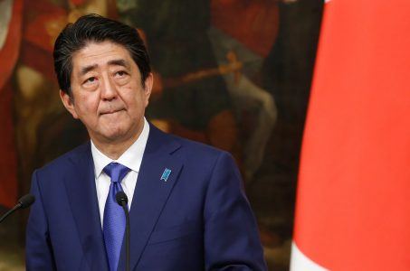 Japan casino bill supporter Shinzo Abe