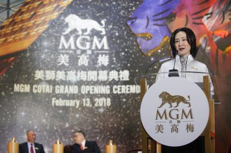 MGM China dividends