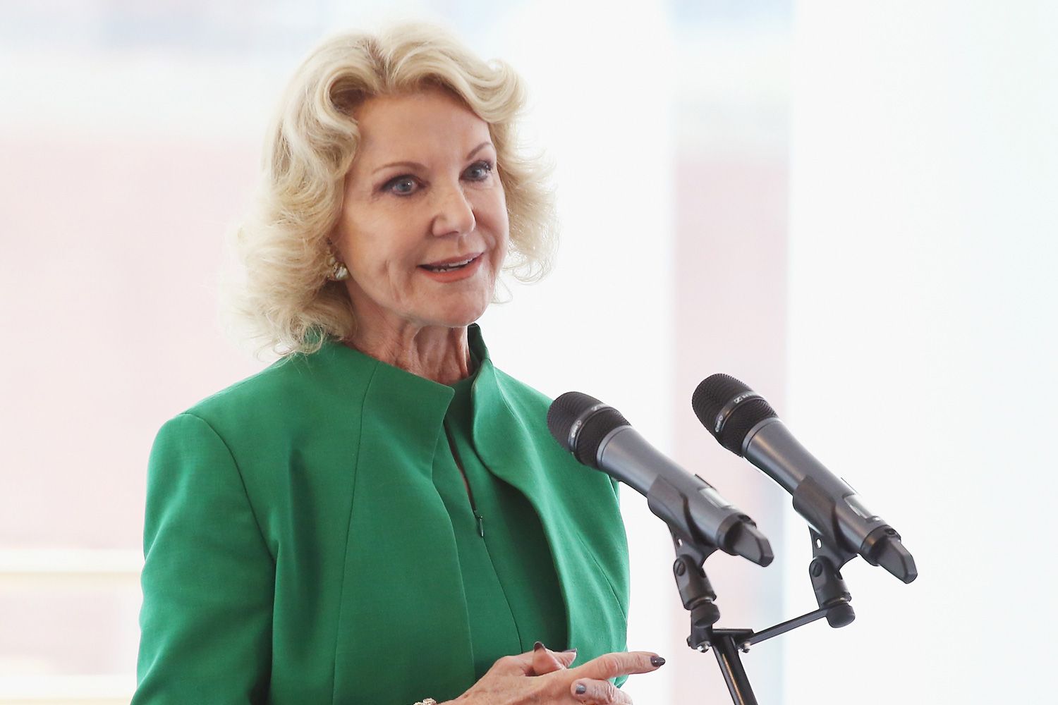 Elaine Wynn Gains an Edge in Bid to Oust Jay Hagenbuch