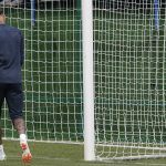 Neymar Limps Off From World Cup Practice, Sparking Injury Fears for Brazilian Fans