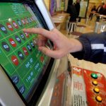UK Lawmakers Angry Over Plan to Delay £2 FOBT Betting Limits Until October 2019