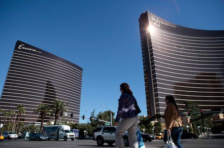 gaming analyst casino stocks Wynn