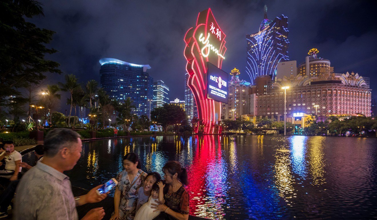 Wynn and MGM Surge After Macau Casino Operators Get New Licenses - Bloomberg