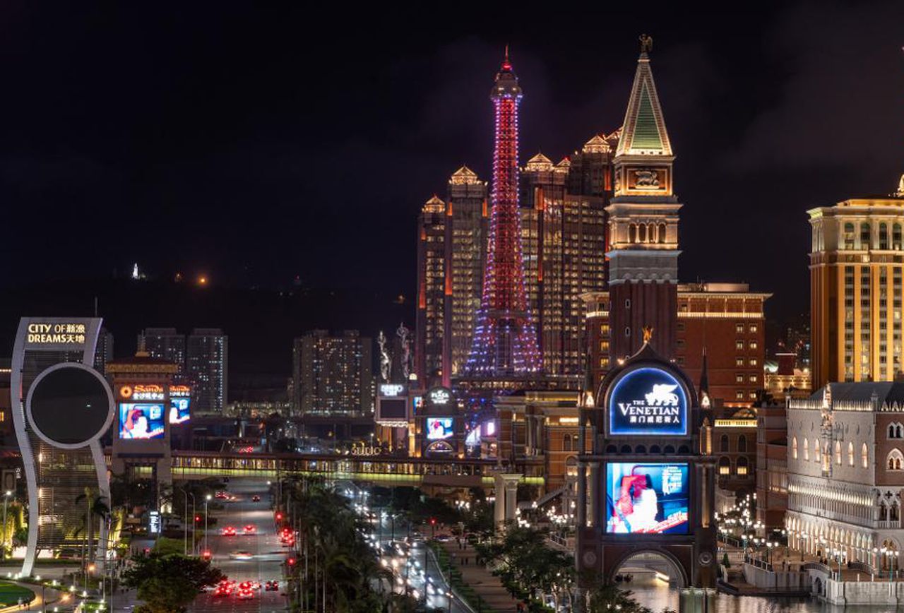 Macau casinos gross gaming revenue