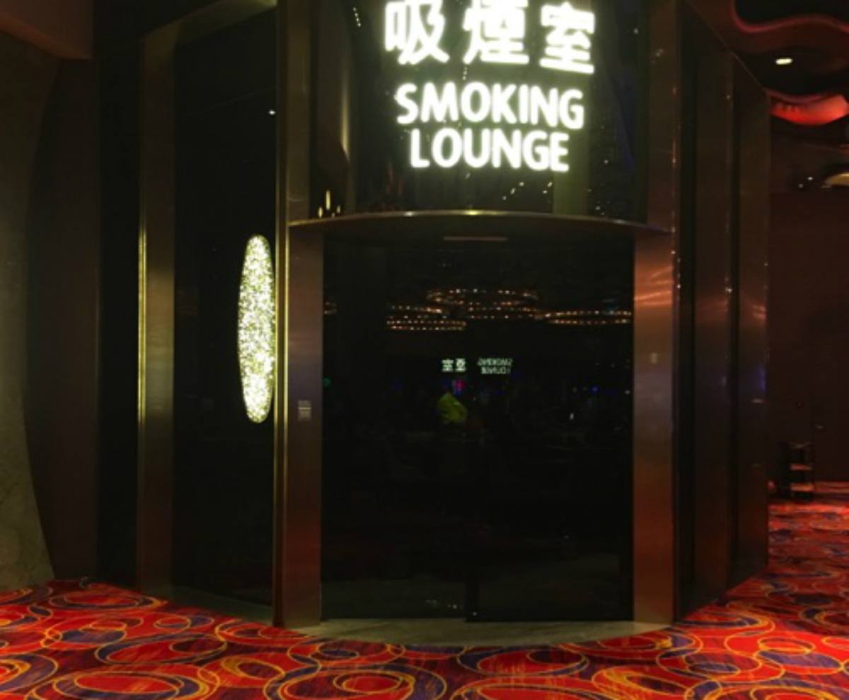 Macau casino smoking lounge GGR