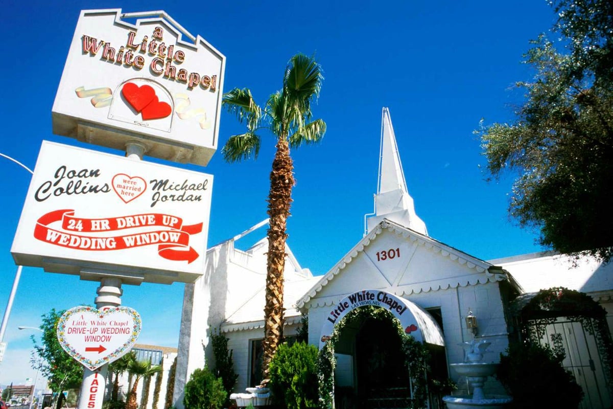 Las Vegas wedding Little White Chapel