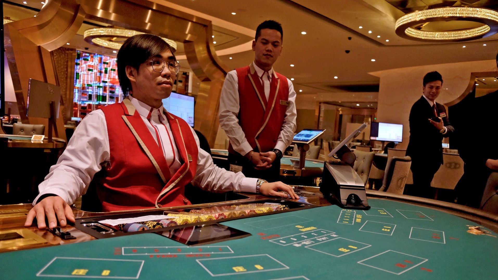 Fitch Says Macau Too Dependent On Gaming