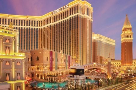 casino operator Las Vegas Sands revenue