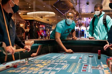 More Casinos Limit Guests to Wear Only Surgical or Cloth Masks