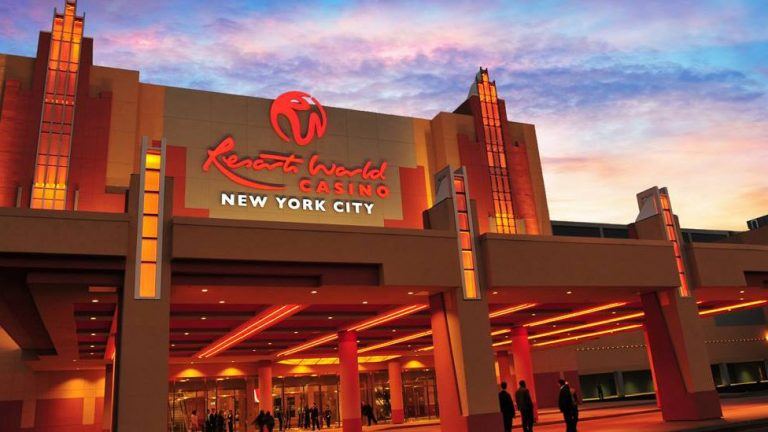 hotels near resort world casino in queens
