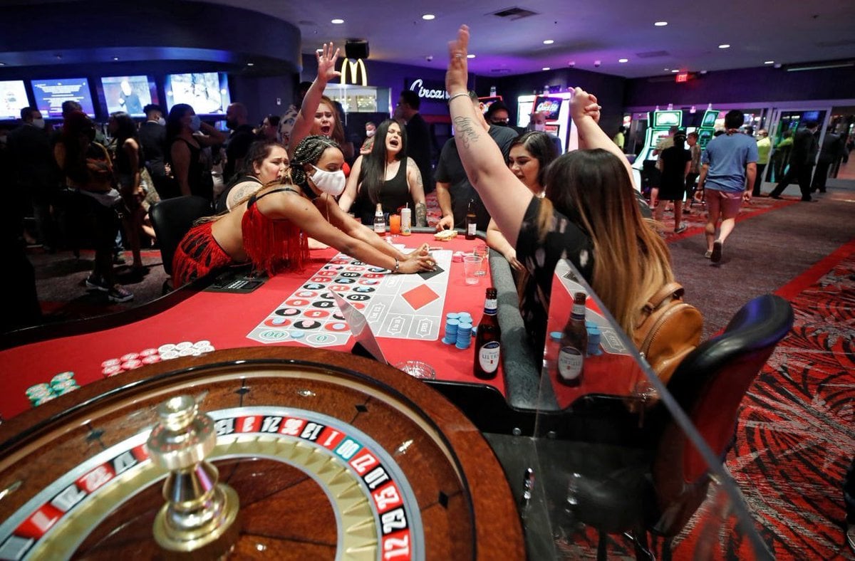 casinos gross gaming revenue AGA