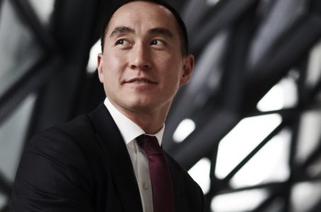 Melco Resorts stock Lawrence Ho