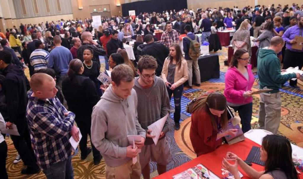 Foxwoods, Mohegan Sun Hiring Hundreds of Casino Workers