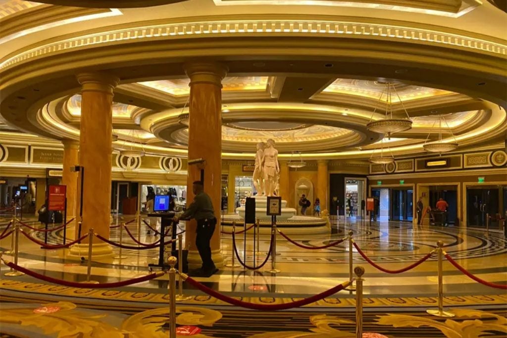 Caesars Palace to Guests with 15FootTall Caesars Statue