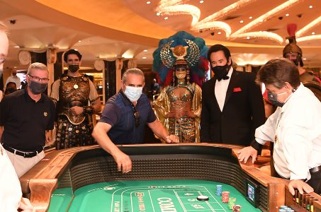 Masks Back in Vegas