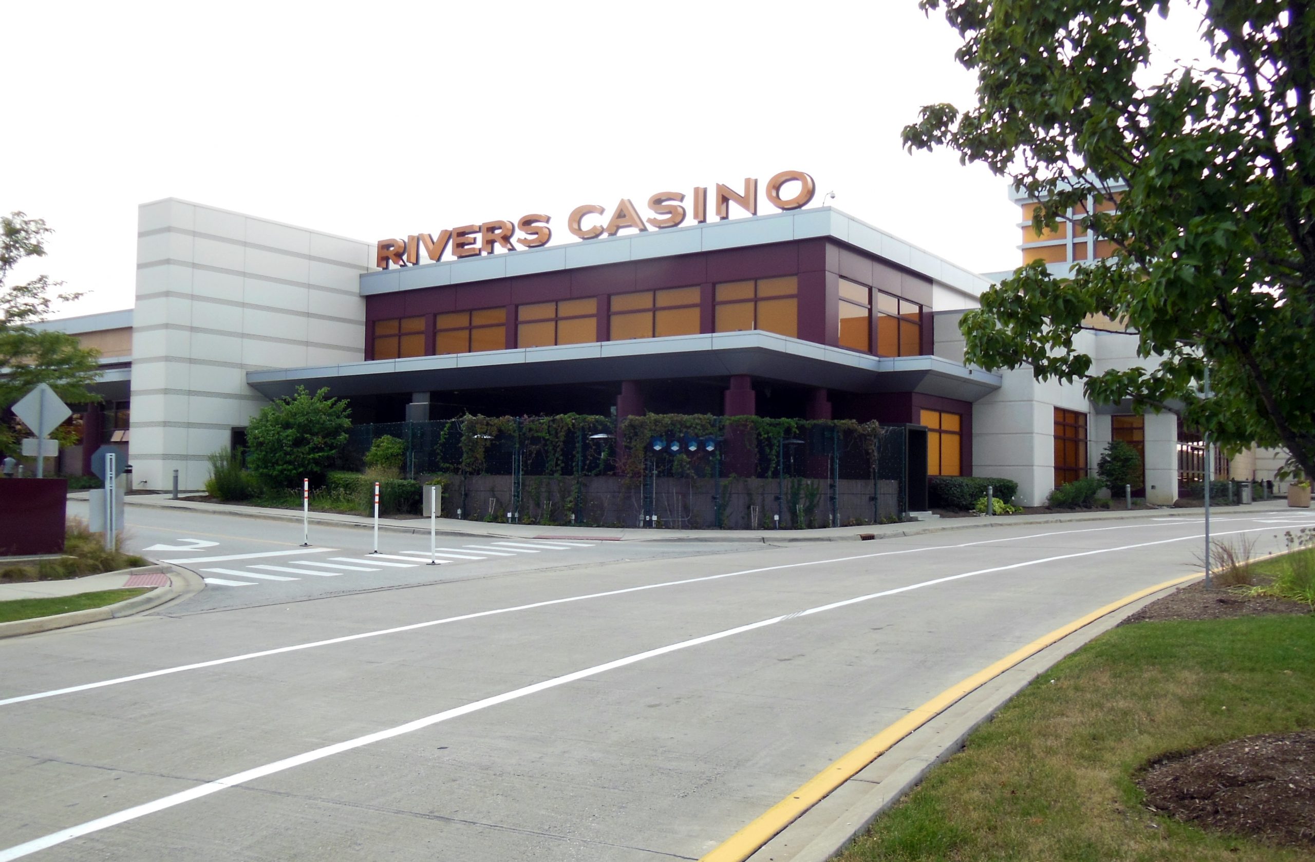 Rivers Casino Visitor Arrested After Allegedly Leaving Boy Alone in Car 