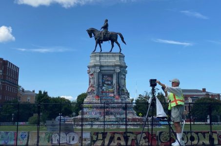 Richmond casino Robert E. Lee Monument Virginia