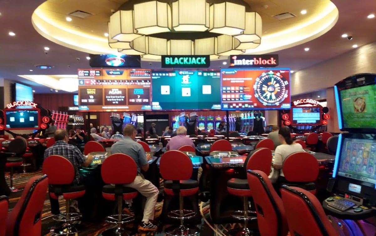 Jake's 58 Casino Hotel New York slots
