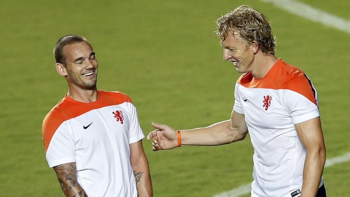 Wesley Sneijder and Dirk Kuyt