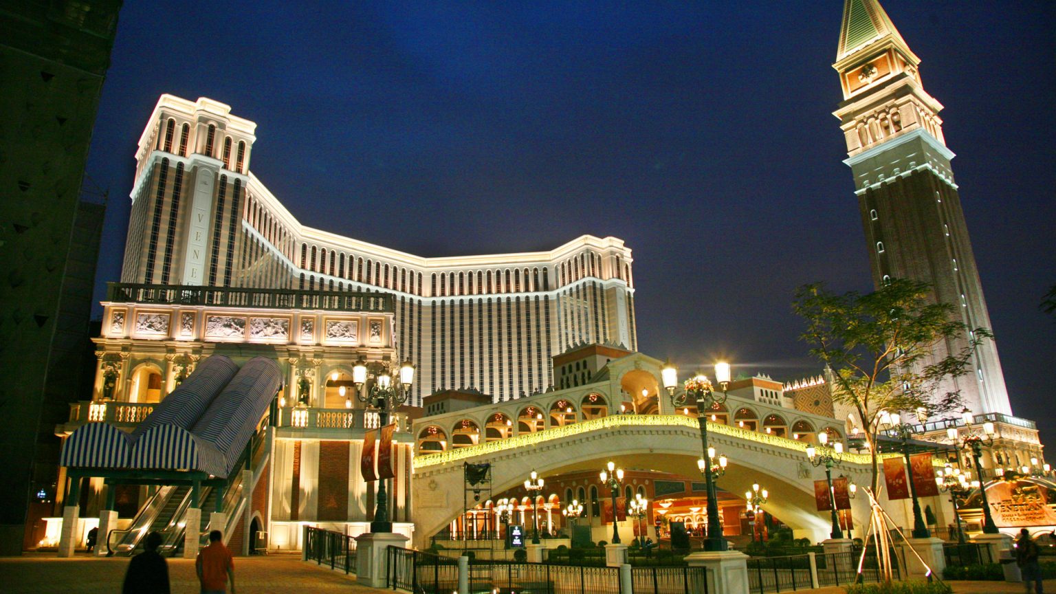 Las Vegas Sands Lands Conviction Buy Upgrade At Goldman Sachs