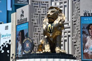 MGM credit rating