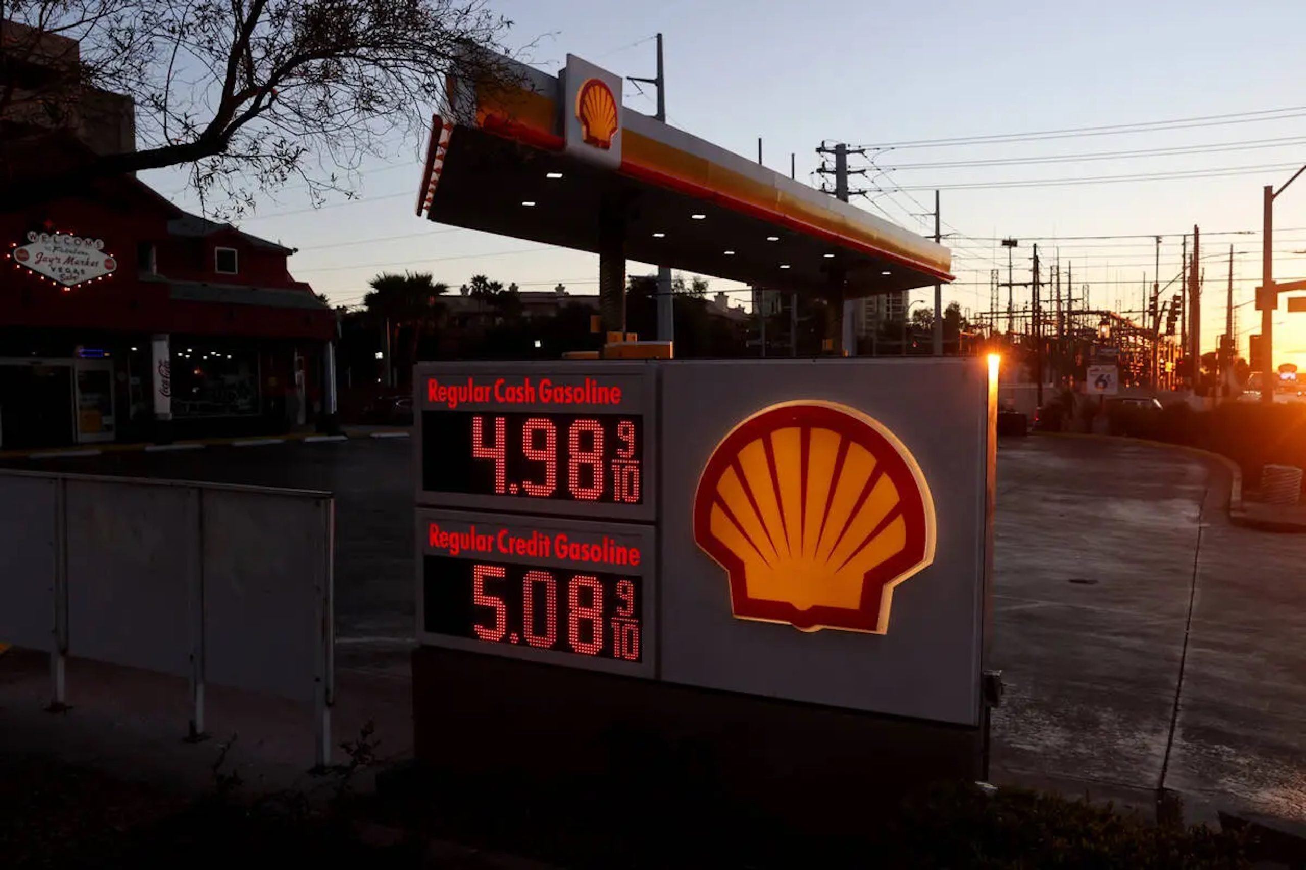 the US average gasoline price set a record of $4.10 a gallon on Monday