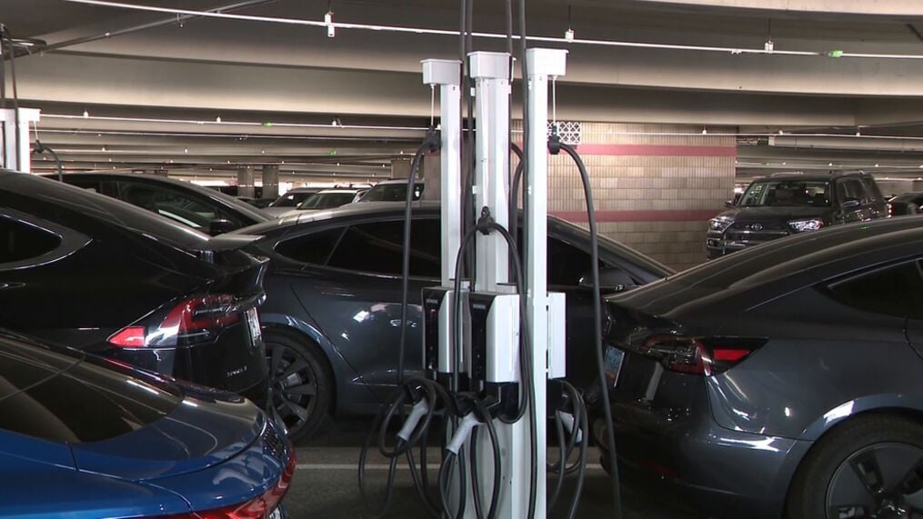 Las Vegas’ Reid Airport Now Has Two Dozen Chargers for Electric Vehicles