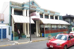 Hotel Casino Club Colonial
