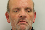 Bookmakers Robbed in London by Brit Using Collapsible Walking Stick as Gun