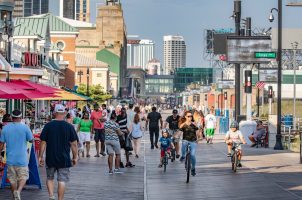 Atlantic City casino workers strike contract