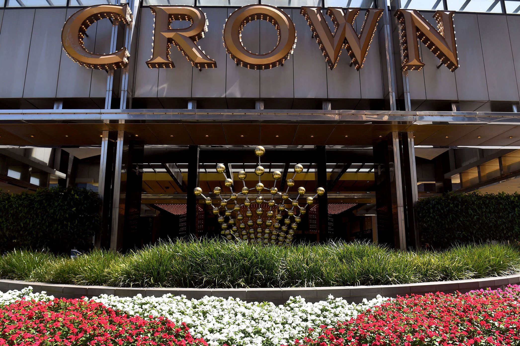 Crown Resorts allowed to keep Melbourne casino licence despite 'illegal,  dishonest' conduct, Crown Resorts