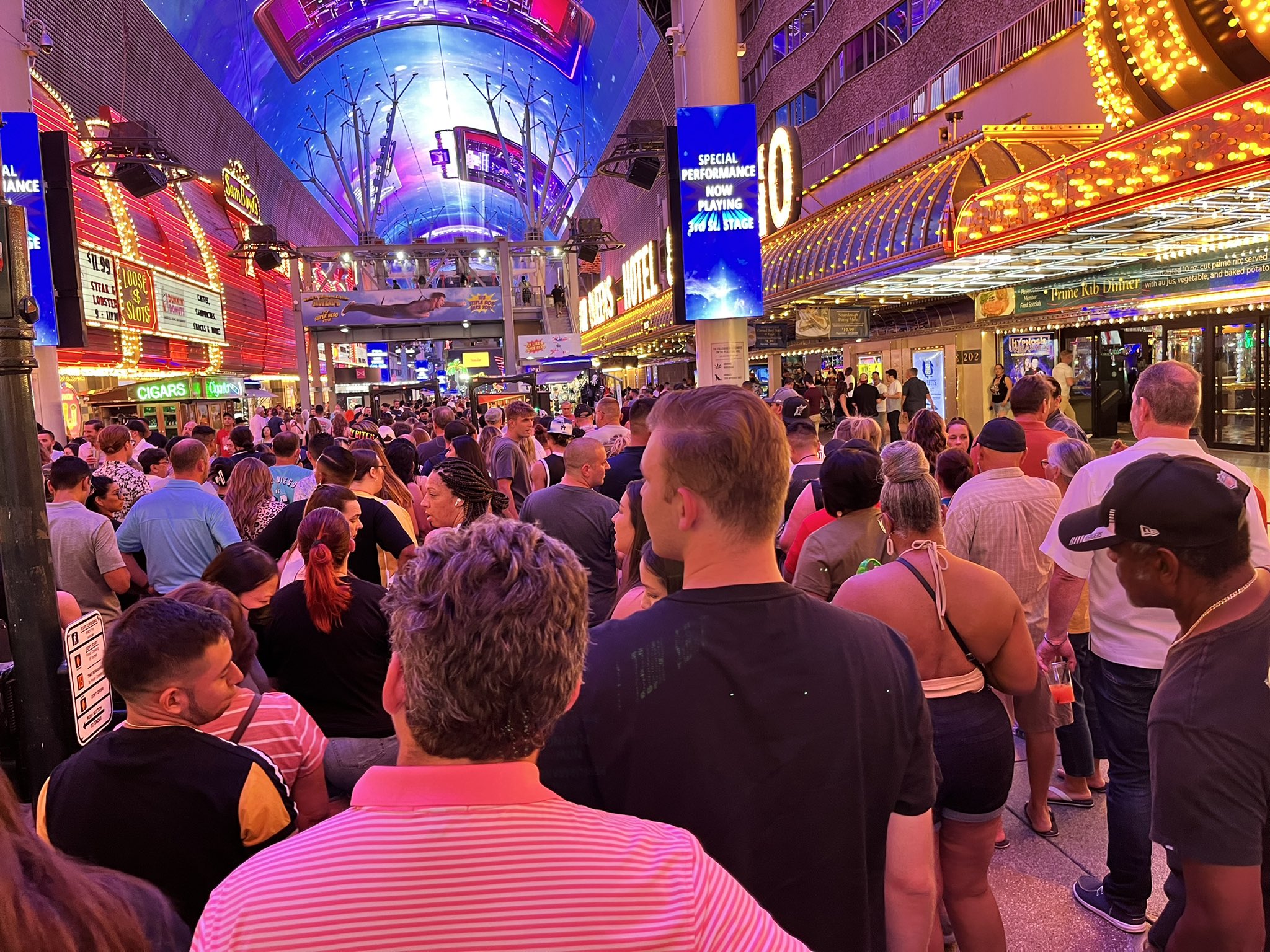 Fremont Street Experience Visitors Delayed By Detectors, Safety Checks