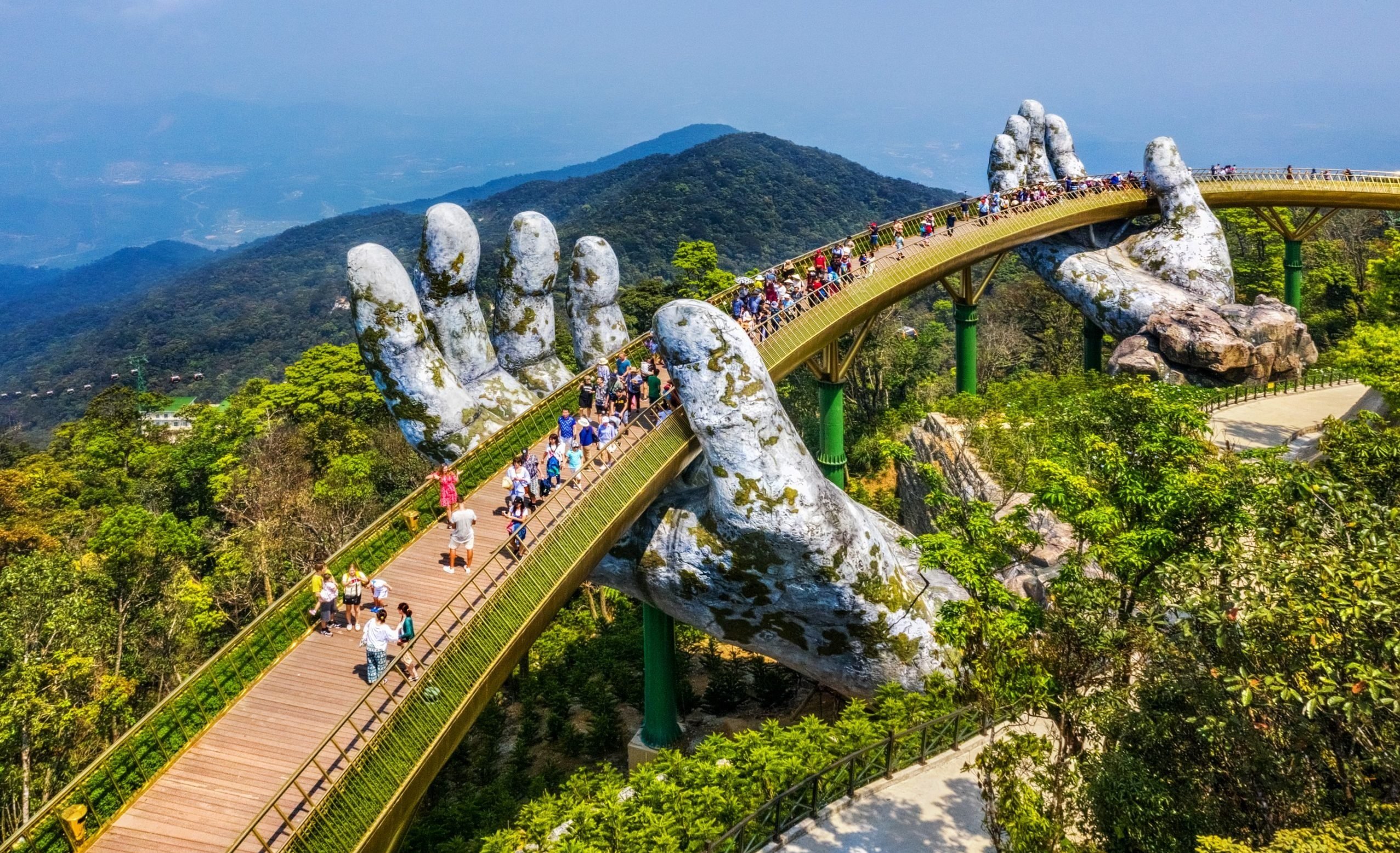 Golden Bridge Da Nang