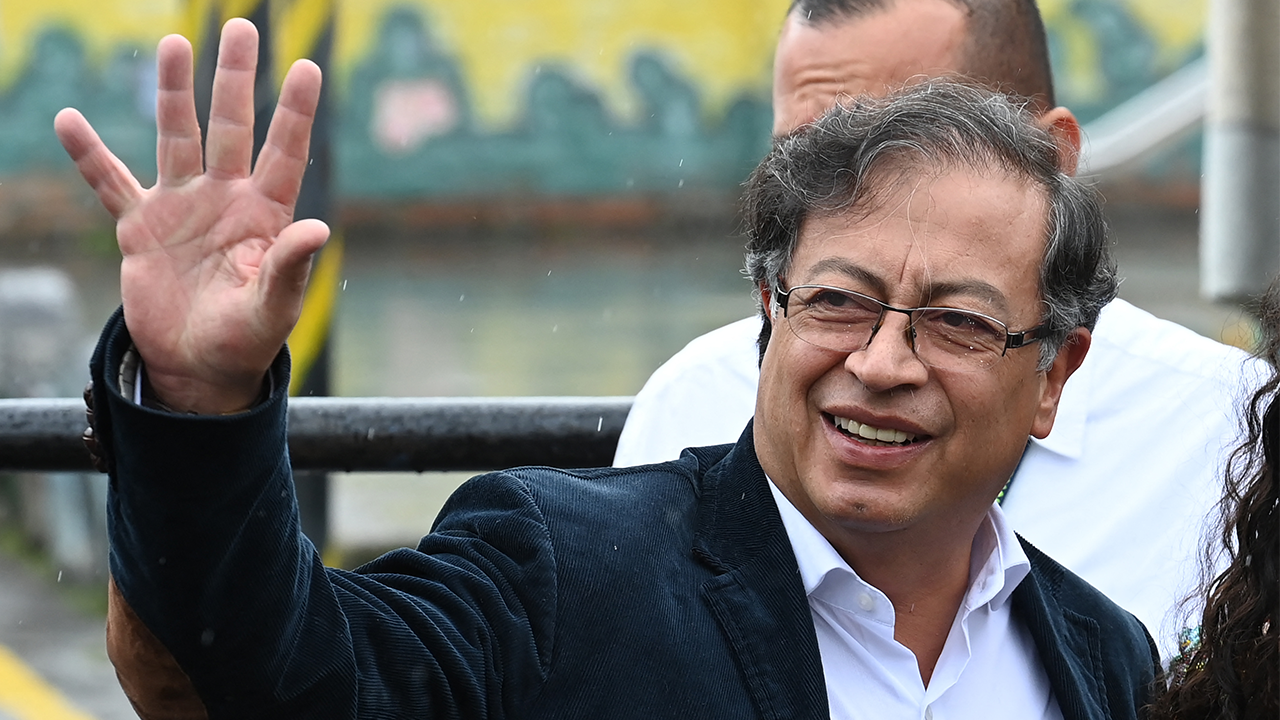 Presiden Baru Kolombia Memulai Reformasi Pajak Baru, Bertujuan Mengurangi Pajak Perjudian