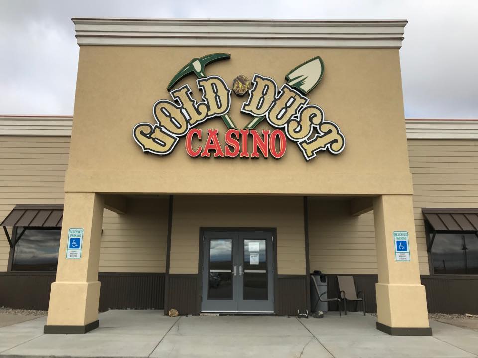 Montana Casino Robbed at Gunpoint, Suspect Flees With Cash