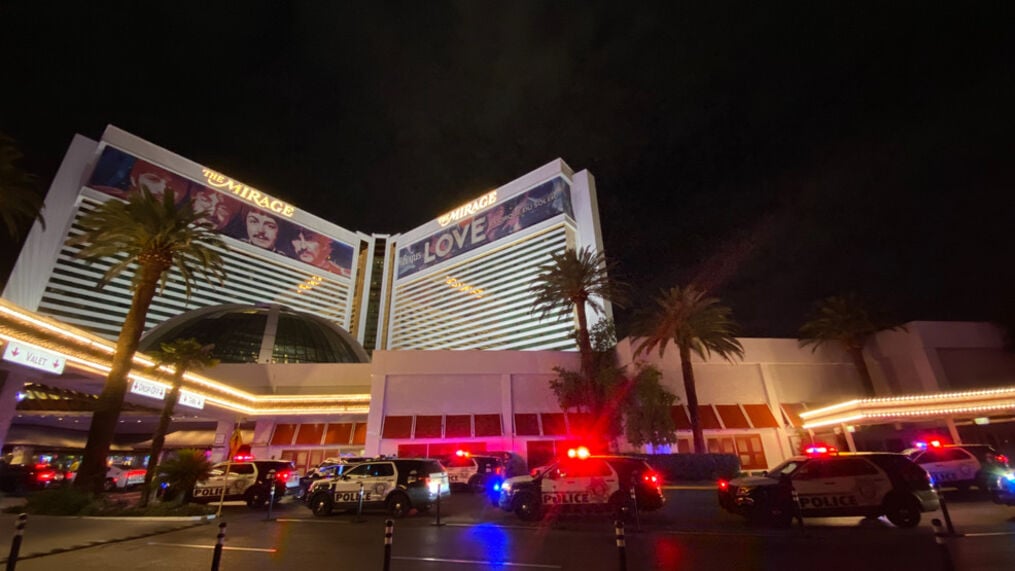 Penembakan Mirage Hotel di Las Vegas Strip Meninggalkan Satu Mati, Dua Dirawat di Rumah Sakit — Video