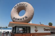 Randy’s Donuts Sets Opening Date For First of Seven Las Vegas Locations