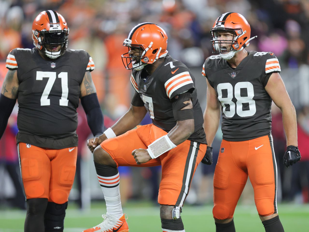 Cleveland Browns quarterback Jacoby Brissett celebrates