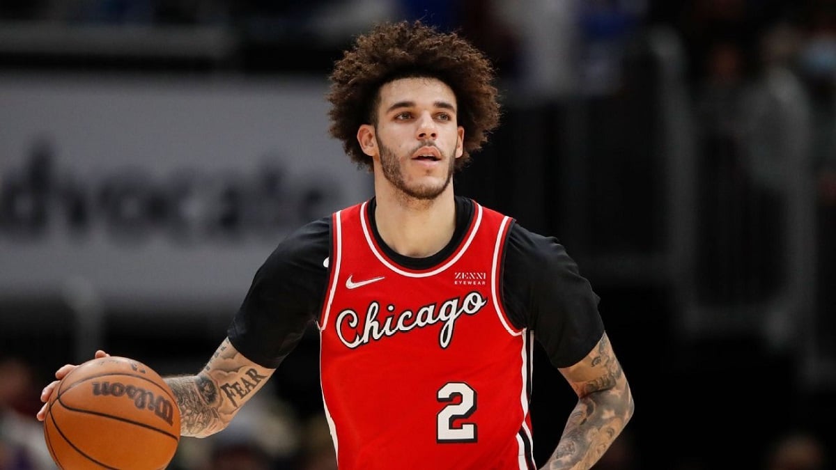 Lonzo Ball Chicago Bulls knee injury surgery