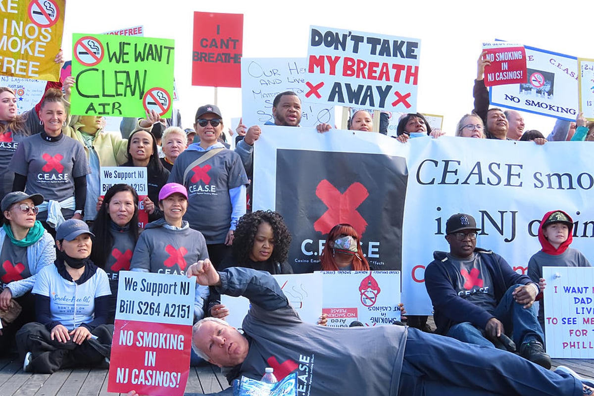 Atlantic City casino workers smoking