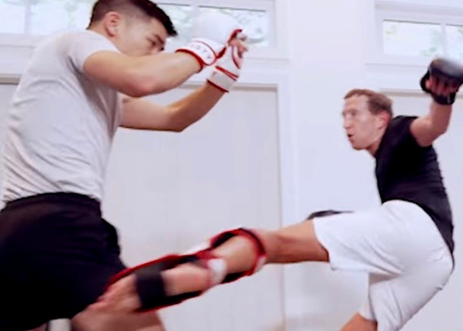 Mark Zuckerberg berlatih dengan petarung UFC Kahi Wu