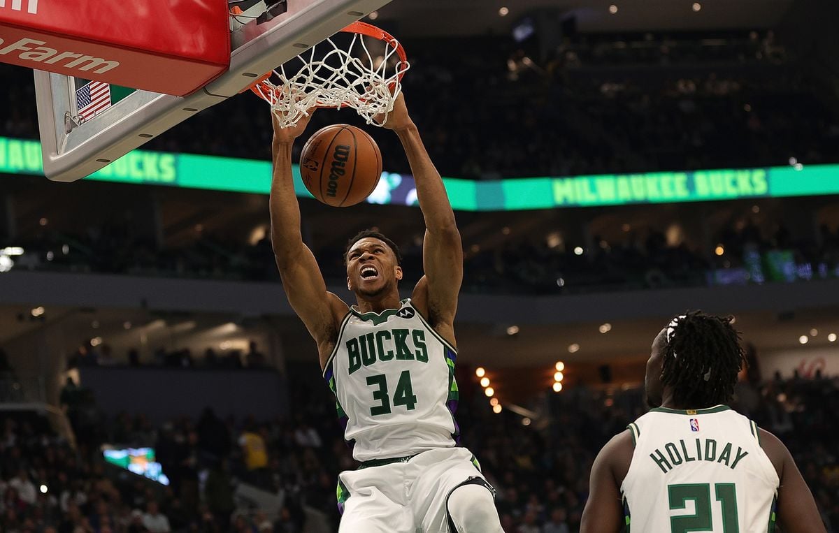 Greek Freak Milwaukee Bucks NBA Central Division odds preview Chicago Bulls Cleveland Cavs Pacers Pistons