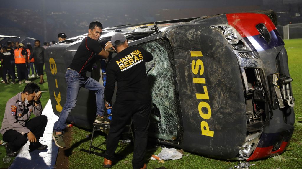 Rusuhan Perlawanan Bola Sepak Indonesia Melihat Markah Mati