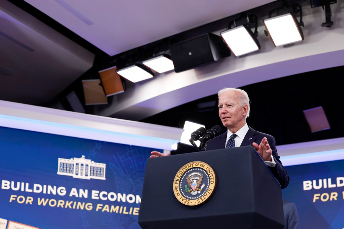 Presiden Joe Biden Mengatakan Pentadbiran Menghentikan Yuran Resort Kasino