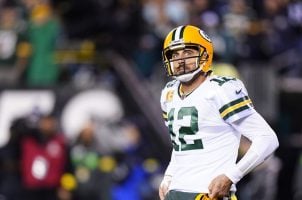 Aaron Rodgers ribs injury thumb Eagles Green Bay Packers