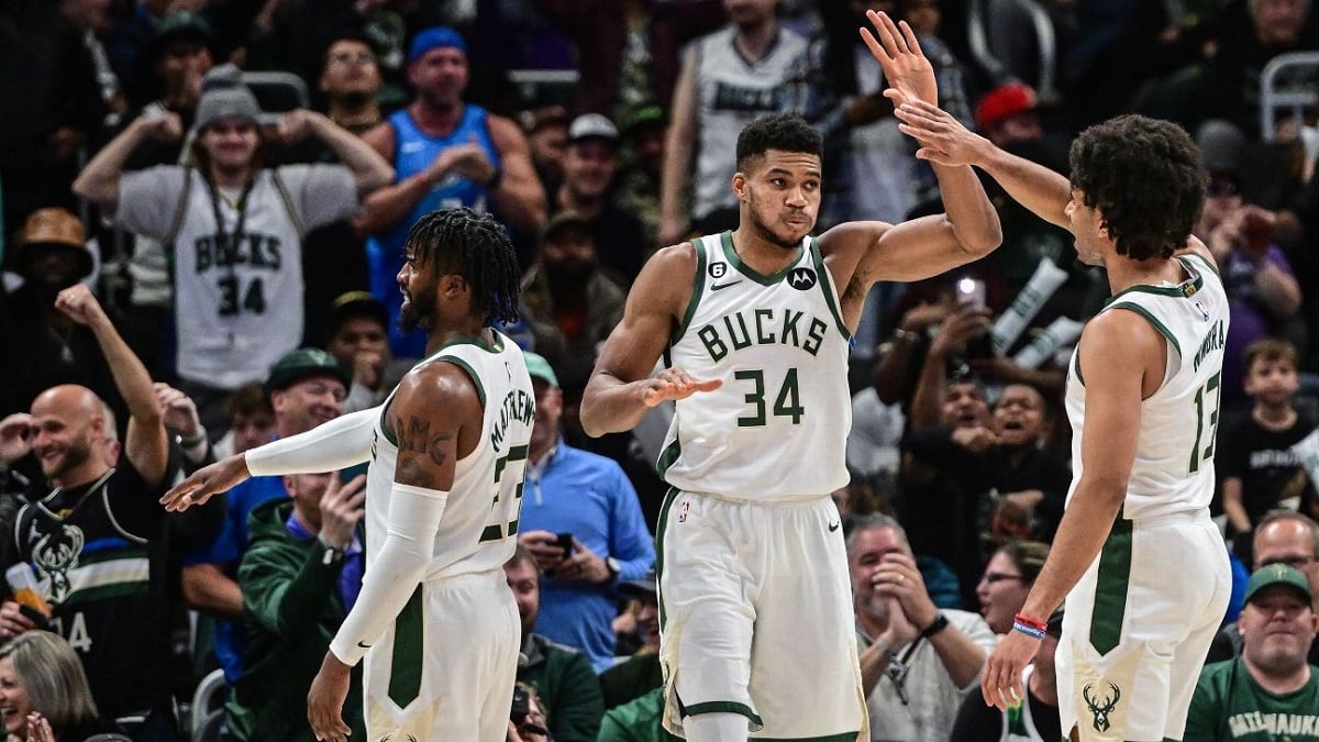 Greek Freak Jrue Holiday Milwaukee Bucks Injury Out Spurs Giannis Antetokounmpo