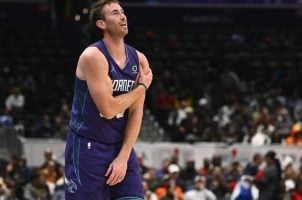 Charlotte Hornets Gordon Hayward shoulder fractured injury blade wife Robyn